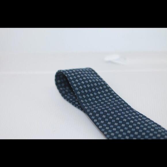 Sears premiere Made in CAnada tie - Picture 4 of 7